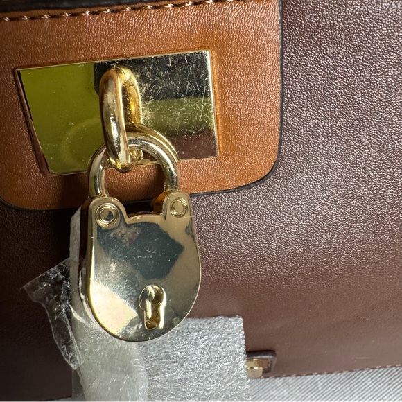 Adrienne Vittadini Brown Designer Tote Bag with Phone Bag - Picture 3 of 16